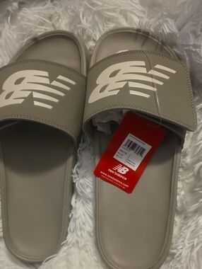 New Balance 200 Adjustable Slide Sandals